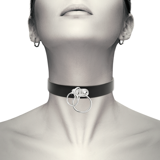COQUETTE CHIC DESIRE - VEGANSKT LÄDERCHOKER MED DUBBELRING