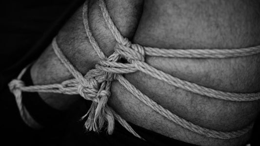 Steg-för-Steg Guide för säkert Deltagande i Bondage BDSM - Kink&Play