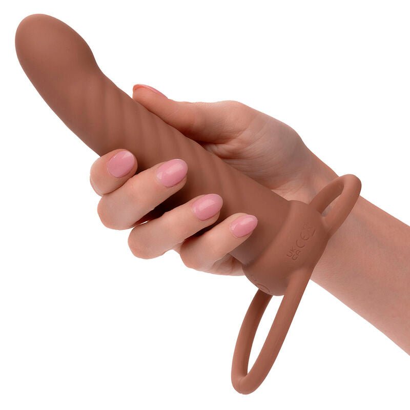 CALEXOTICS - MAXX RIBBED DUAL PENETRATOR 10 VIBRATIONS BROWN - Kink&Play