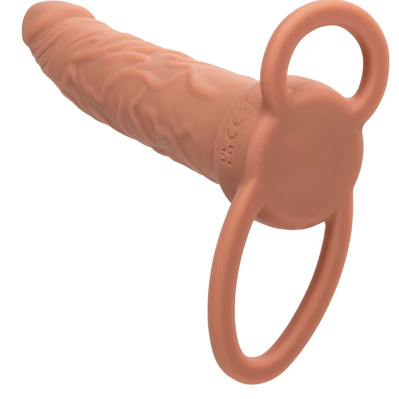 CALEXOTICS - PERFORMANCE MAXX RECHARGABLE DUAL PENETRATOR BROWN SKIN - Kink&Play