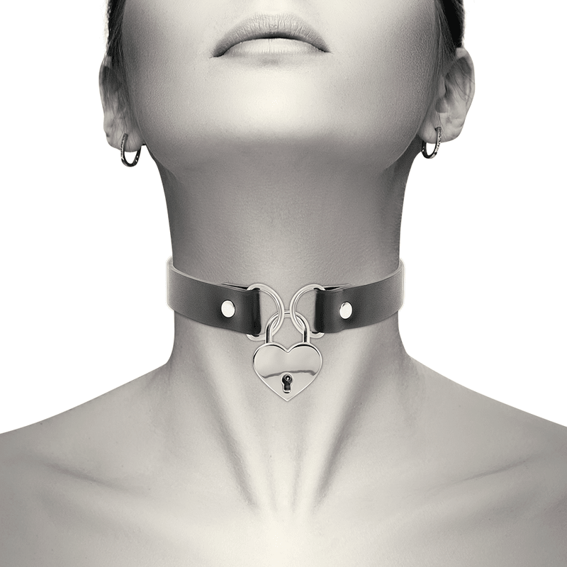 COQUETTE CHIC DESIRE - VEGAN LEATHER NECKLACE WITH HEART ACCESSORY WITH KEY - Kink&Play