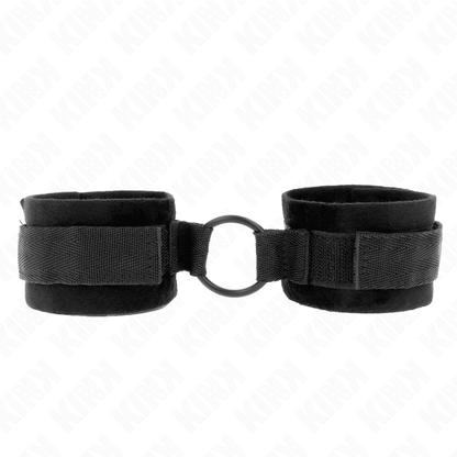 KINK - BEGINNER FUR HAND CUFFS 25 CM WITH O - RING 4 CM BLACK ADJUSTABLE 15 - 25 CM - Kink&Play