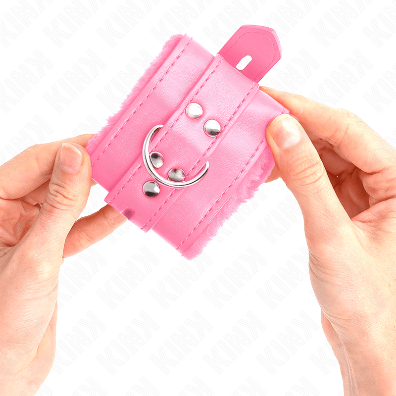 KINK - FUR LINED WRIST RESTRAINTS WITH SQUARE HOLES PINK AND PINK BELT ADJUSTABLE 17 - 29 CM X 6 CM - Kink&Play