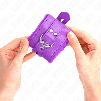 KINK - FUR LINED WRIST RESTRAINTS WITH SQUARE HOLES PURPLE AND PURPLE BELT ADJUSTABLE 17 - 29 CM X 6 CM - Kink&Play