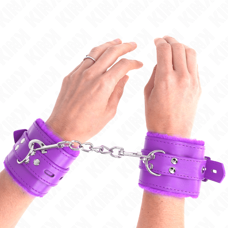 KINK - FUR LINED WRIST RESTRAINTS WITH SQUARE HOLES PURPLE AND PURPLE BELT ADJUSTABLE 17 - 29 CM X 6 CM - Kink&Play