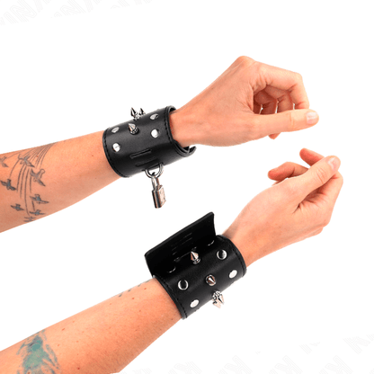 KINK - PUNK WRIST RESTRAINTS WITH SPIKES 25 X 6 CM - Kink&Play