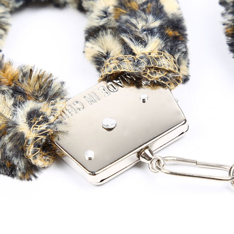 OHMAMA FETISH - VELVETEEN FURLINED METAL WRIST CUFFS - Kink&Play